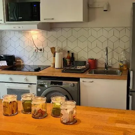 Part Dieu. Appartement rénové avec box garage Lyon Extérieur photo
