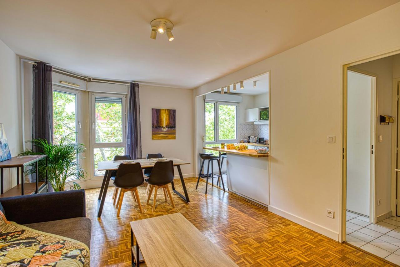 Part Dieu. Rénové Avec Box Garage Appartement *